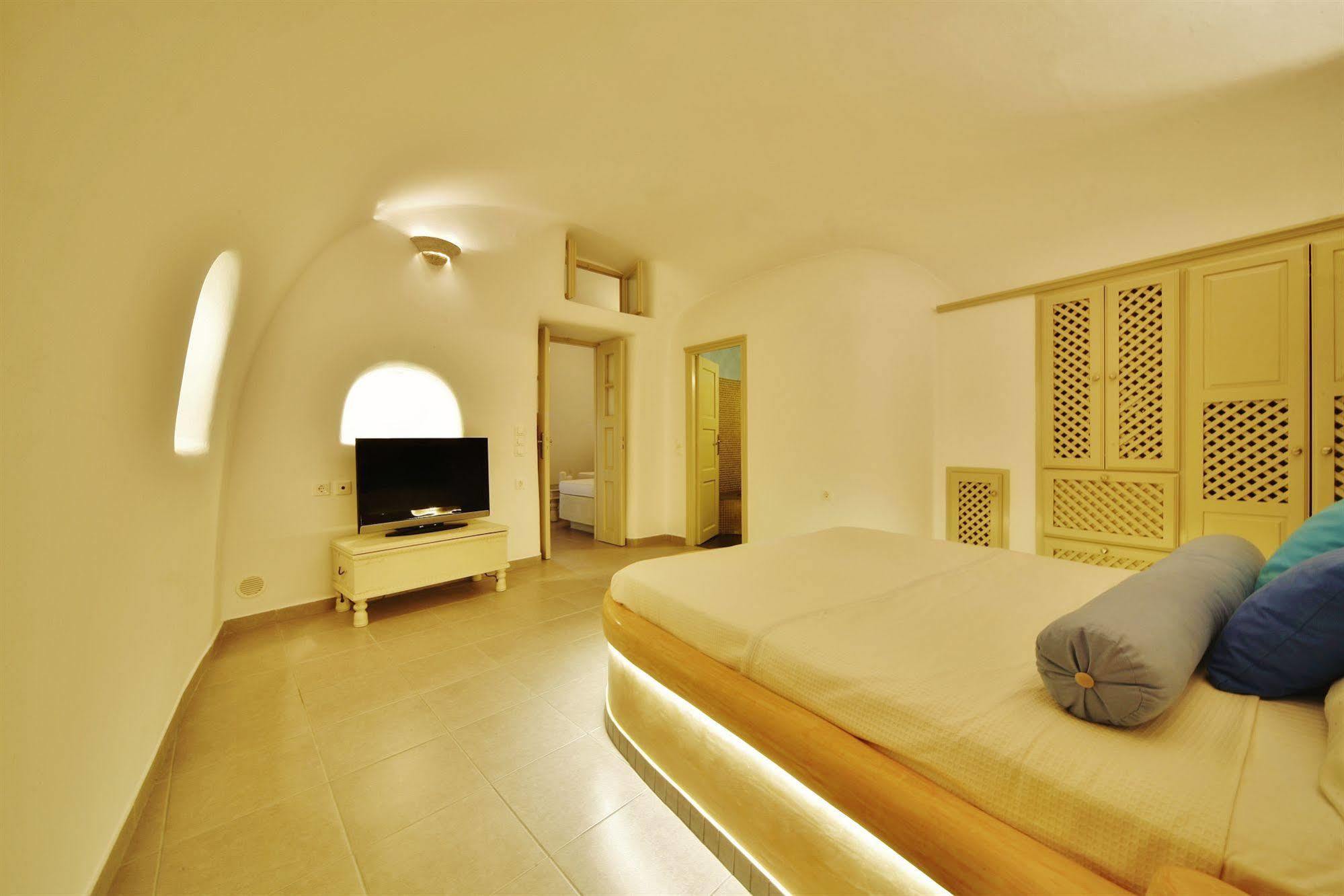 Chroma Suites Иа Екстериор снимка