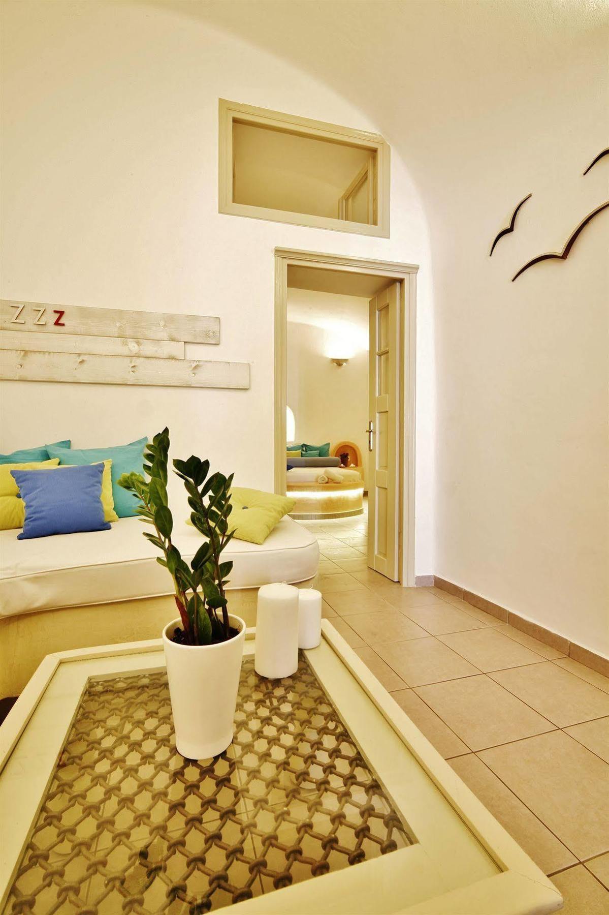Chroma Suites Иа Екстериор снимка