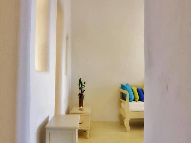 Chroma Suites Иа Екстериор снимка