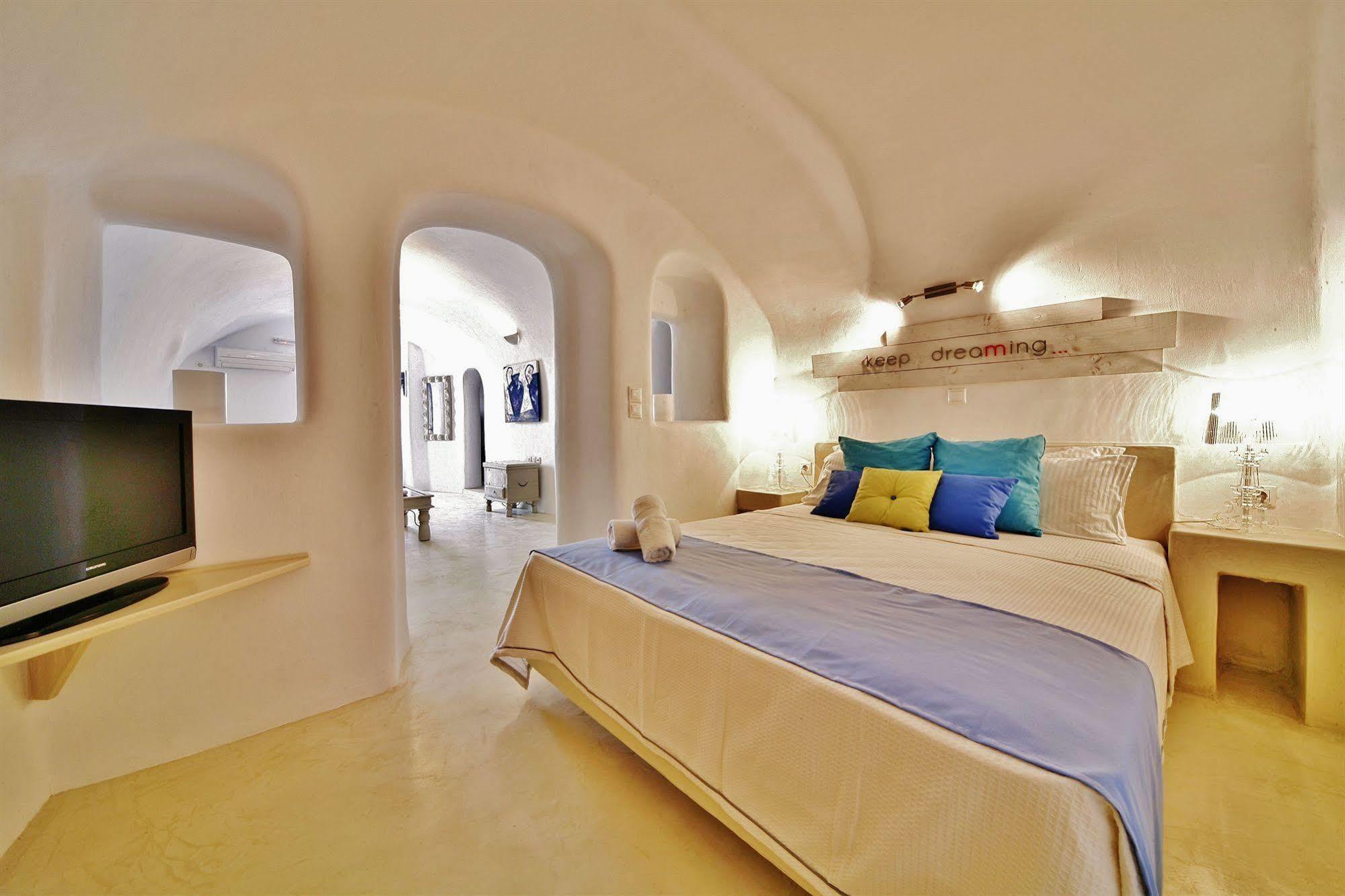 Chroma Suites Иа Екстериор снимка