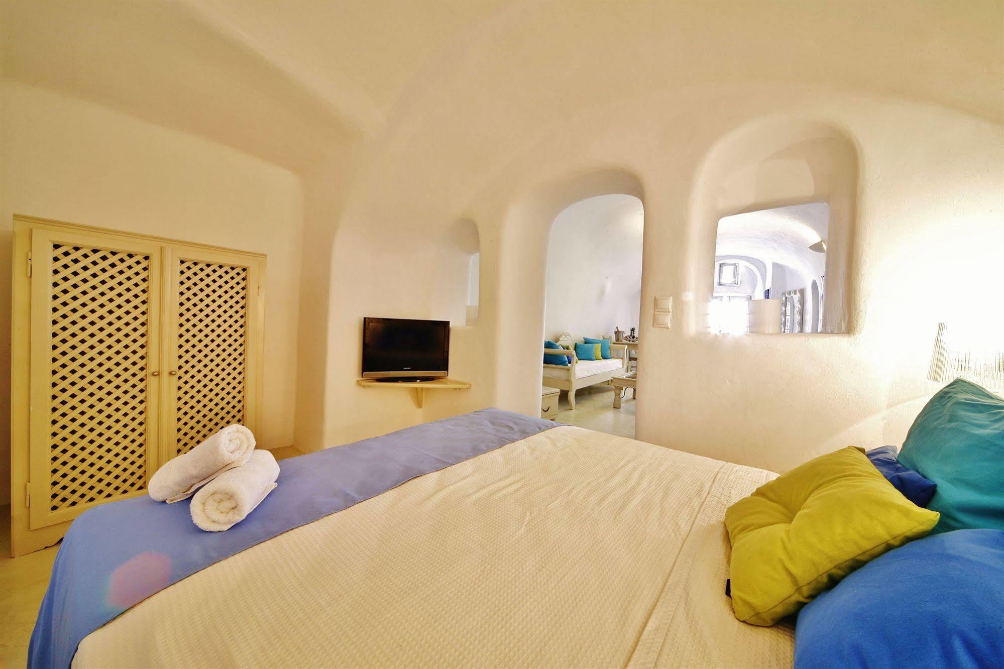 Chroma Suites Иа Екстериор снимка